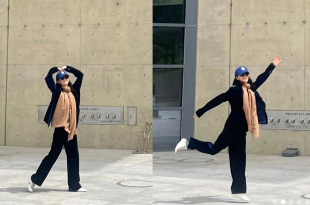 이영애, 신비주의 버렸다더니..길 한복판서 팔다리 벌리고 손하트까지 '깨발랄'