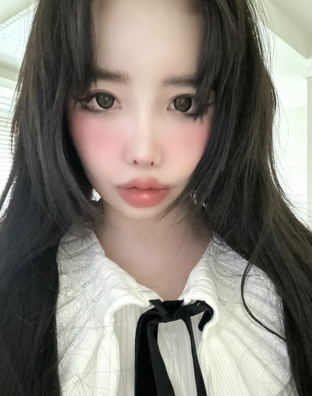 '내 남편=이민호' 박봄, 수지 부러웠나..이것까지 따라했다