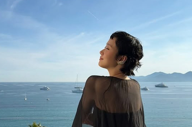 김고은, 칸 영화제 근황 공개..햇살 아래 빛난 블랙 시스루 자태