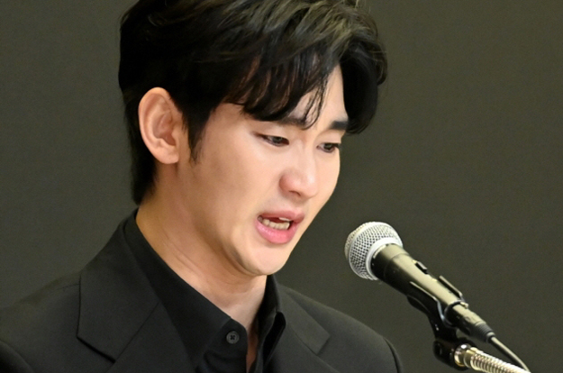김수현, 대만서 '60억원 손배소' 패소 위기..현지 언론 “회사에 큰 타격”