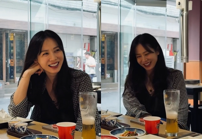 '현빈♥' 손예진, 낮부터 반주하는 '자유부인'..컵라면에 맥주, 소탈하네