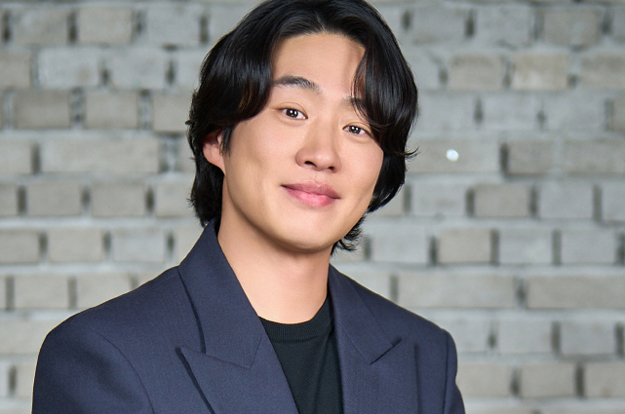 안재홍 “유아인과 키스신? 짧고 빠르게”