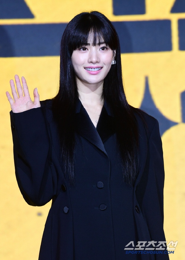 나나, 42억 '연예인 부촌' 입성…현빈♥손예진→한소희 이웃됐다