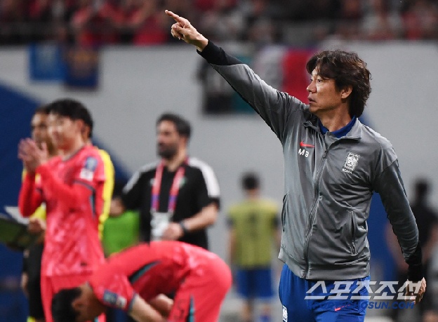 “12년 전 아픔은 없다” 칼을 가는 홍명보 감독, 2026년 북중미월드컵 로드맵 본격 가동..처절함 묻어 있는 앞으로 1년의 시간