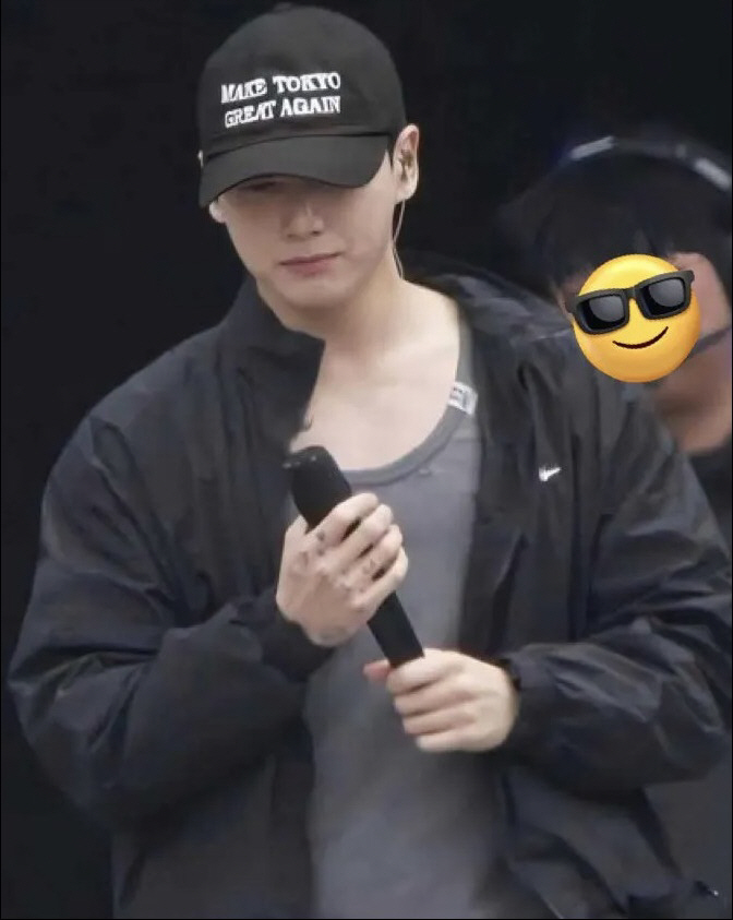 “도쿄를 위대하게” 정국, 日 우익 모자 착용 사과 “즉시 폐기, 변명의 여지 없다”