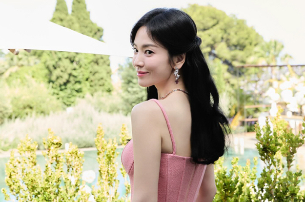 송혜교, 소화하기 힘든 핑크 드레스도 완벽..눈부신 자태에 '감탄'