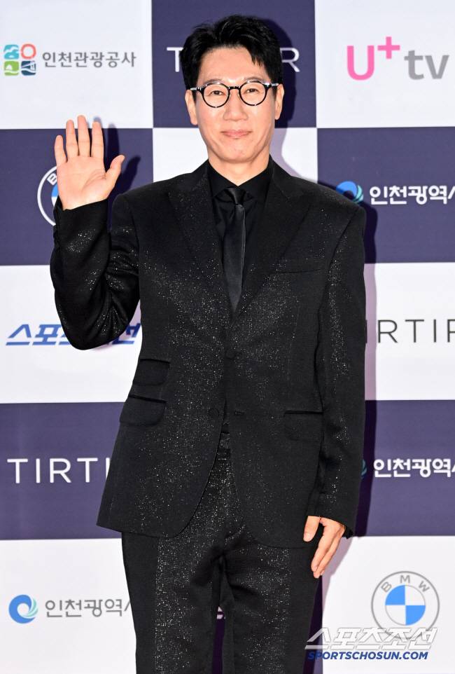 지석진, 정치색 논란에 다급한 사과 “나는 중도, 죄송하다”