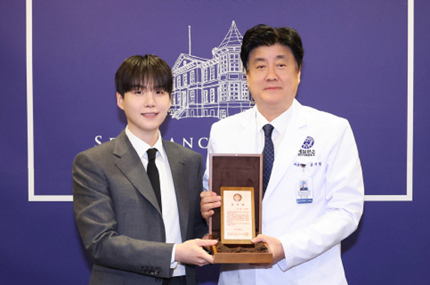 “50억 기부” BTS 슈가, '음주 까방권' 이상의 의미