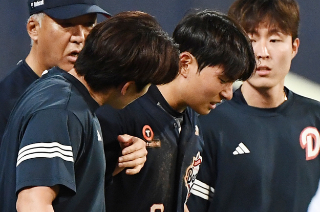 대역전 만루포의 주인공, 손가락 부러지고 울었다.. 일생일대 기회에서 4주 아웃 → 조성환 감독대행 “내가 더 울고파”
