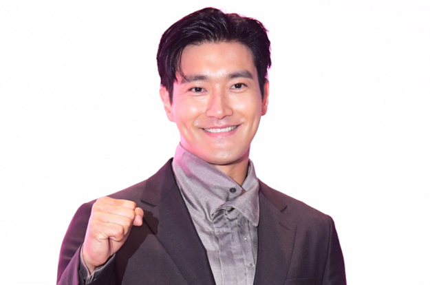 슈퍼주니어 최시원, 정계 진출설..규현 “재계약때 500억 투자 약속”