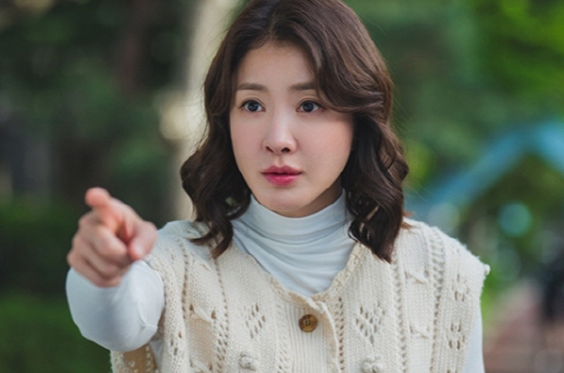 이시영, '전남편 아이 임신' 사생활에도 '커리어 하이' 찍었다..'살롱드홈즈' 글로벌 흥행