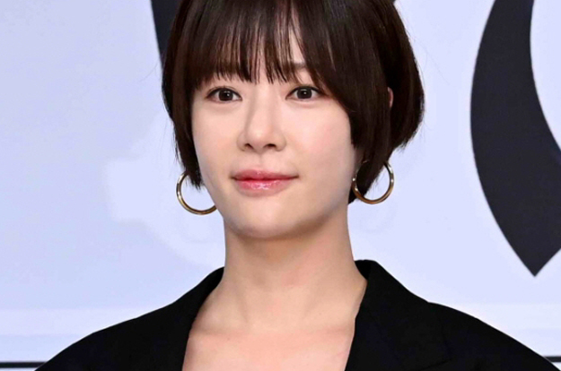 황정음, 횡령한 43억으로 카드값 등 500만원도 갚았다..코인투자 혐의 인정