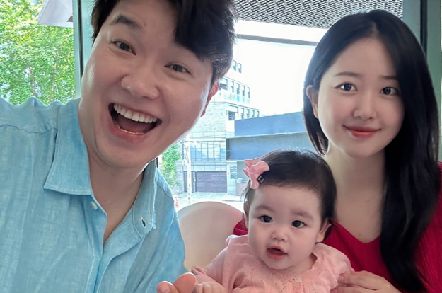 “인형보다 더 인형” 박수홍 딸 재이 '♥30kg 감량한 김다예' 판박이 미모