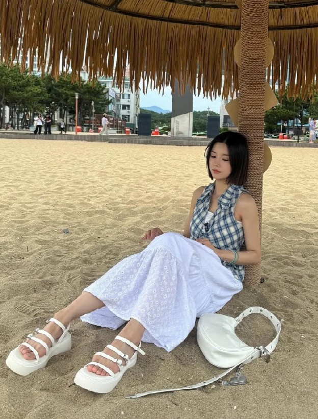 ‘24억 건물주’ 권은비, 온몸에 문신..워터밤 여신의 반전 매력