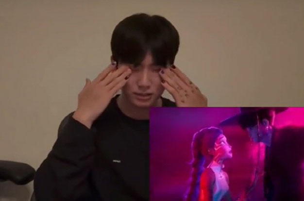 BTS 정국 ‘케데헌’ 과몰입 눈물 뚝뚝 “엔딩 너무 슬퍼”→‘소다팝’ 열창