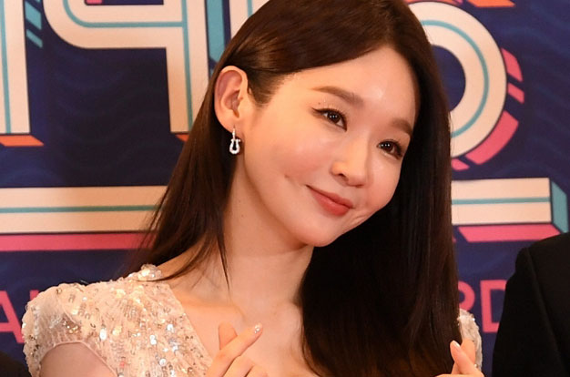 다비치 강민경, 열애설 전면 부인 “사과해요”