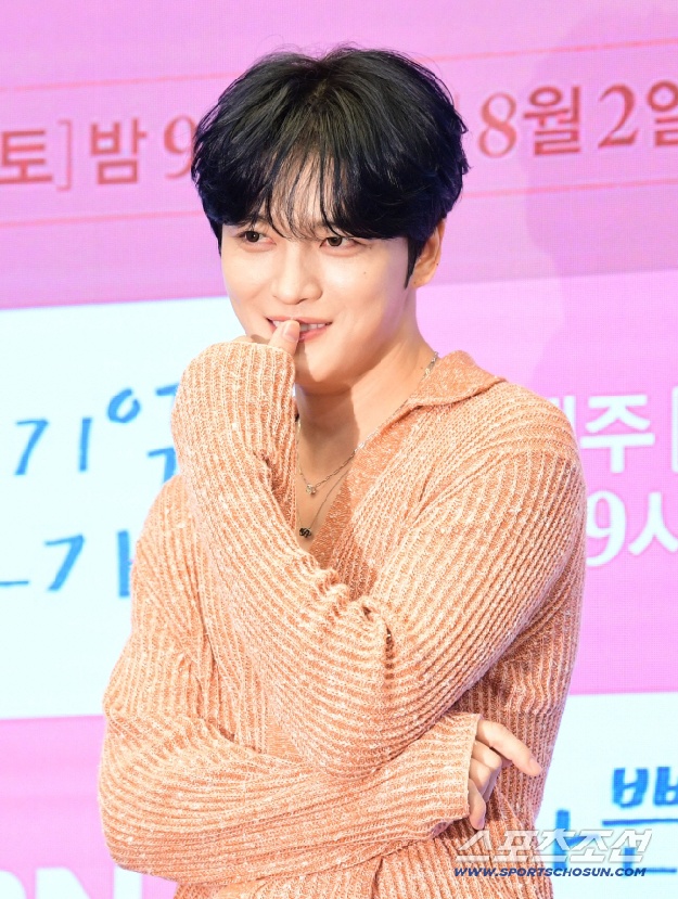 '39세' 김재중 “지금 ♥열애설 나도 이상하지 않은 나이” 셀프 디스('편스토랑')