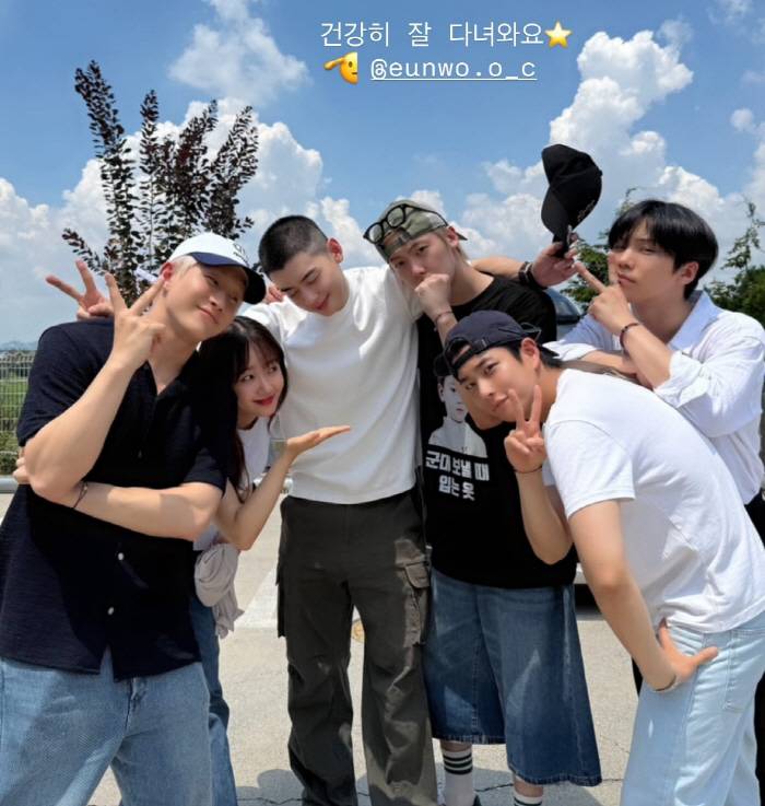 “아들보다 차은우”…모성도 꺾은 얼굴천재 입대, 新 군통령 탄생
