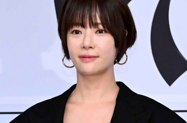 황정음, 43억 횡령 혐의 인정...檢 징역 3년 구형
