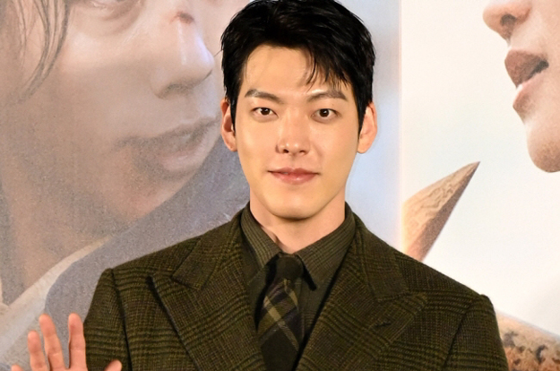 김우빈, 팬 울린 저녁값 몰래 결제..“사인회 후 서프라이즈 감동”