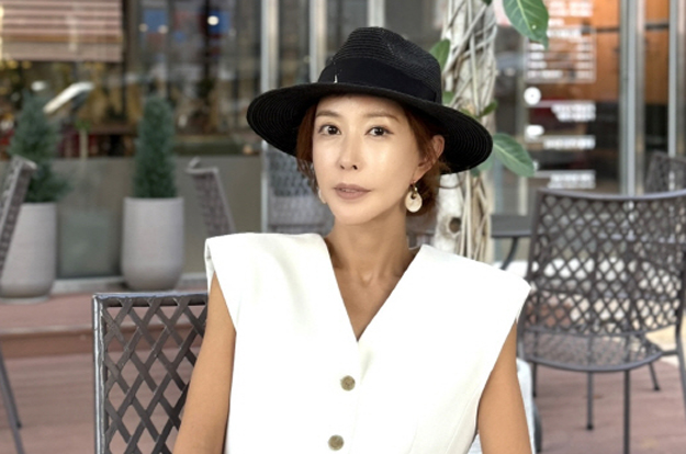 8년 침묵 이어 유튜버로 새출발..S.E.S 슈 “설렘 찾으며 살고 싶어요”