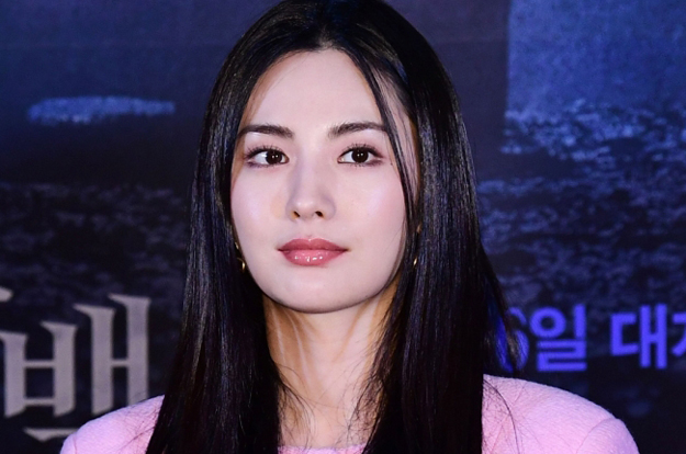 나나 측 “흉기 든 강도 자택 침입..모친 의식 잃어. 안정 필요한 상황”