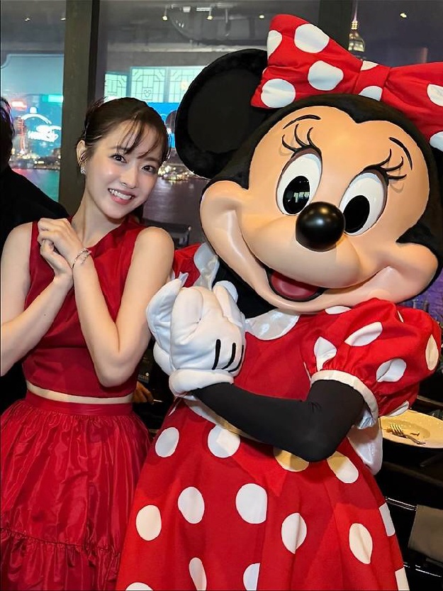 박보영, 디즈니도 홀린 '초동안' 비주얼..“미니마우스보다 사랑스러워”