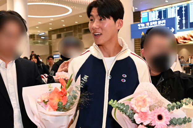 '태도 논란' 김혜성, '김선생 삿대질' SNS 공식 사과 → “김선생님께 사과드립니다”