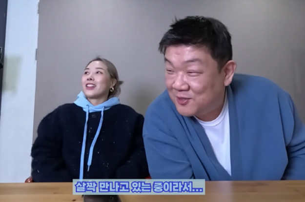 신봉선♥유민상 열애설에..“결혼은 아냐, 박미선·임하룡도 축하해줘”