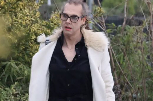 13세 소녀 성추행한 트랜스젠더, 남성 교도소 수감..“경찰이 최면에 걸렸다”