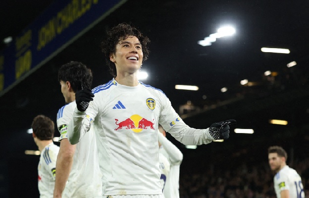 '0-2→3-3, 후반에만 6골' 미쳐버린 리즈-리버풀전, 슬롯 울린 주인공은 日 꽃미남! 96분 극장골로 영웅 등극