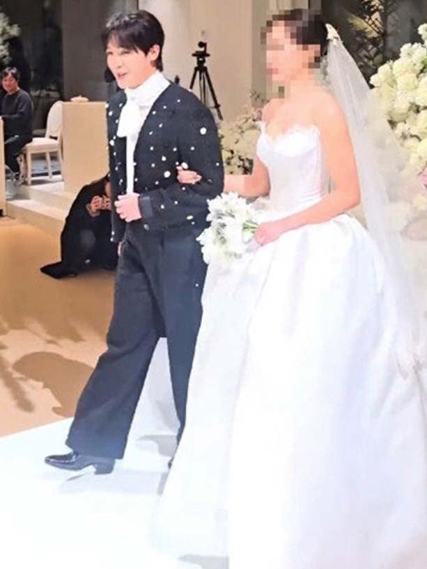 미르, 신부 얼굴 노출 논란에 입 열었다 “너무 속상해..해명부터 하다니”