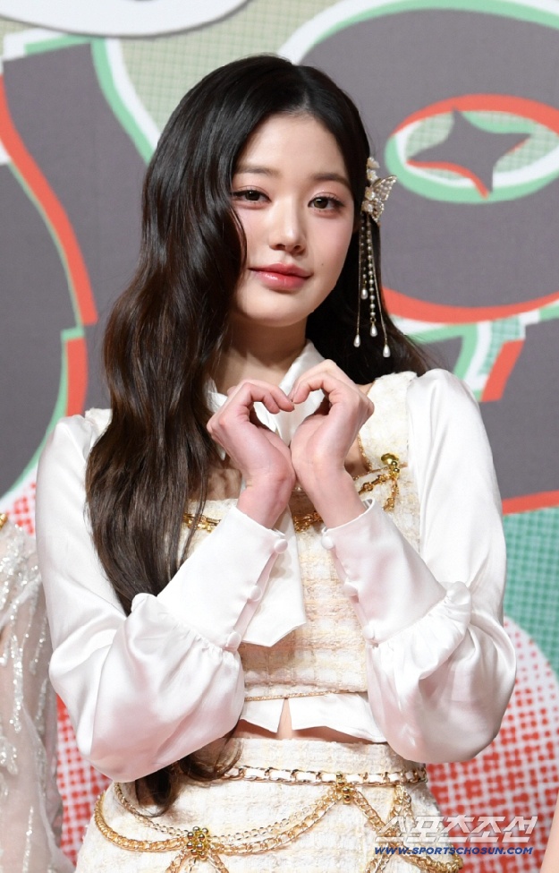 장원영 “홍콩은 좋아하는 나라” 발언에 中 격앙…아이브 퇴출·불매 번졌다