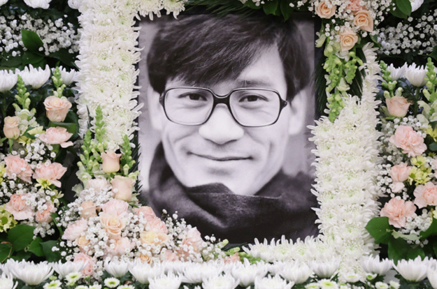 영정은 정우성이, 훈장은 이정재가..故안성기 마지막 길 설경구→주지훈 함께한다