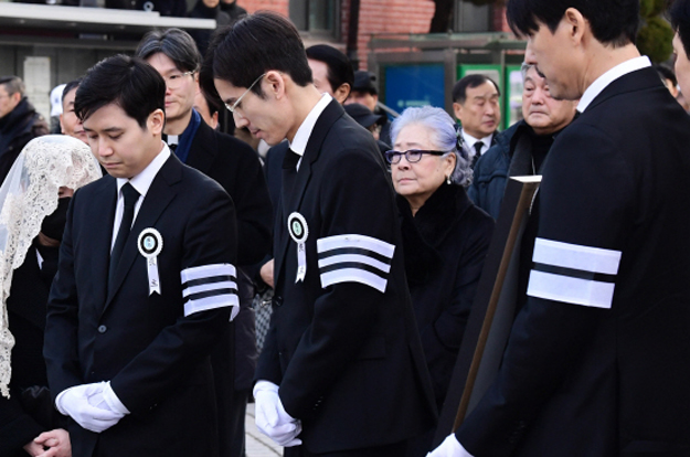 “날 빼어닮은 너”..故안성기 장남, 생전 父편지 낭독하며 오열