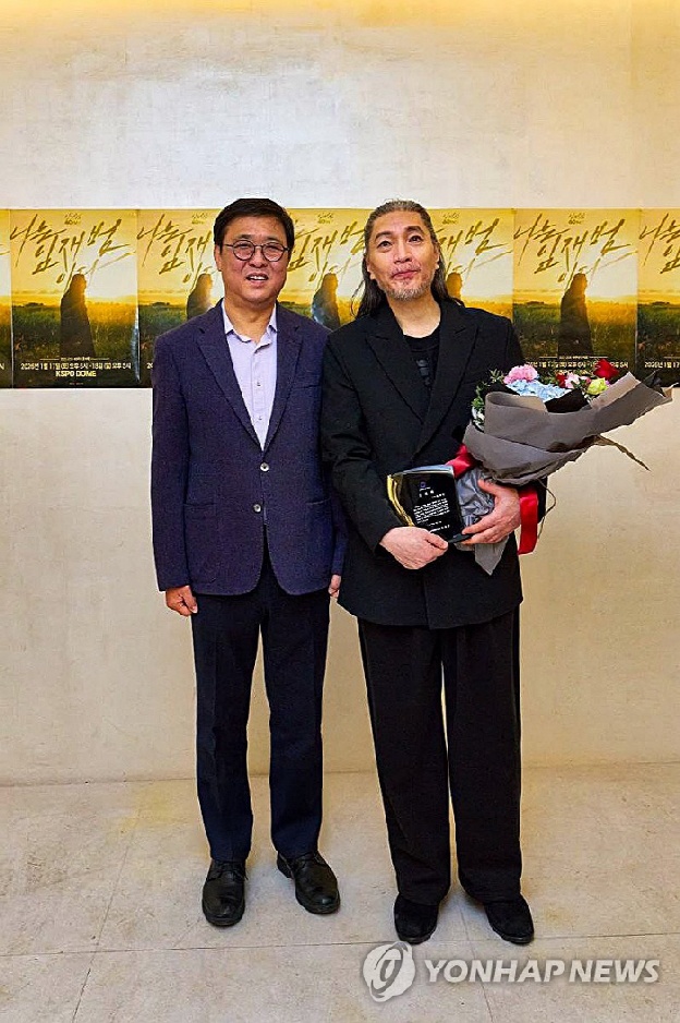 ‘은퇴 선언’ 임재범, 결국 인정받았다..“대중음악 발전에 헌신” 공로패