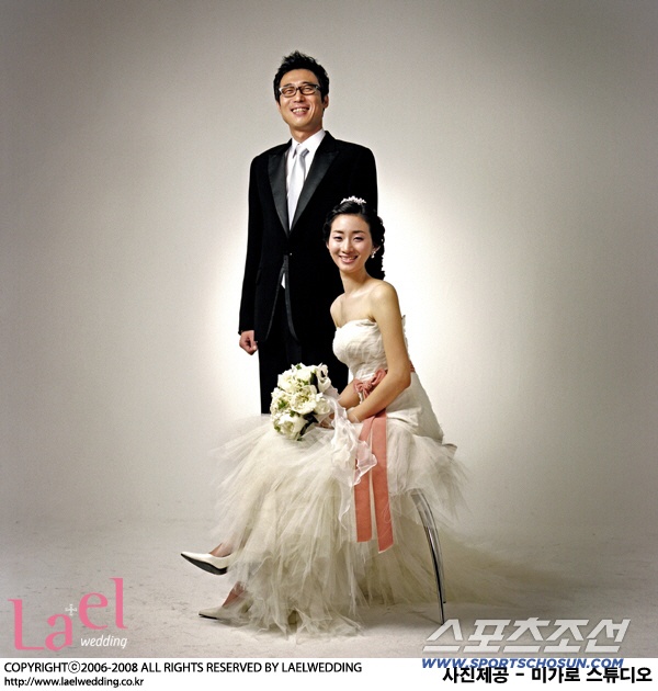 '연세대 출신' 이윤석, ♥한의사 아내에 경제권 넘겼다 “내 출연료도 모른다”