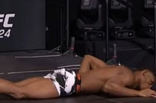 격투기 선수 계체량 통과 후 쓰러져..무리한 체중 감량 때문?