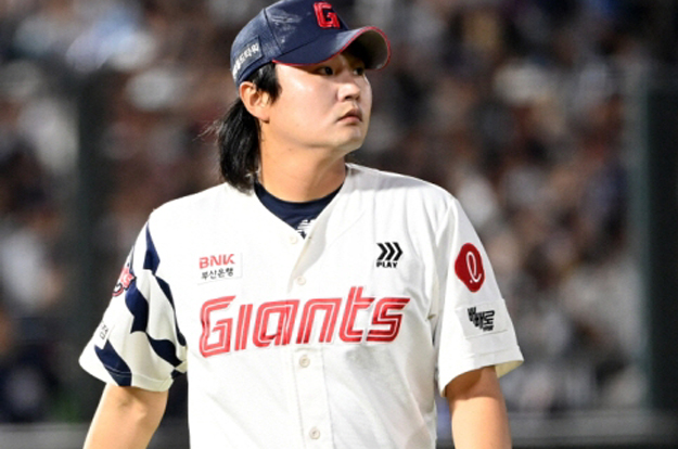 '사생활 이슈' 침묵 속에 캠프 떠난 정철원, 구단은 당혹 + 날벼락