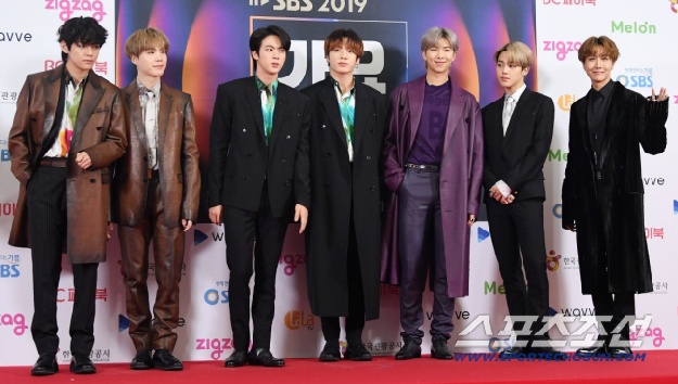 멕시코 방송, BTS 팬 조롱 논란…“초등도 못 마친 팬” 발언 '선 넘었다'