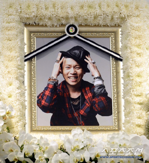 울랄라세션 故 임윤택, 결혼 6개월만에 비보..아내 “딸 선물해줘 고마워” 눈물의 13주기