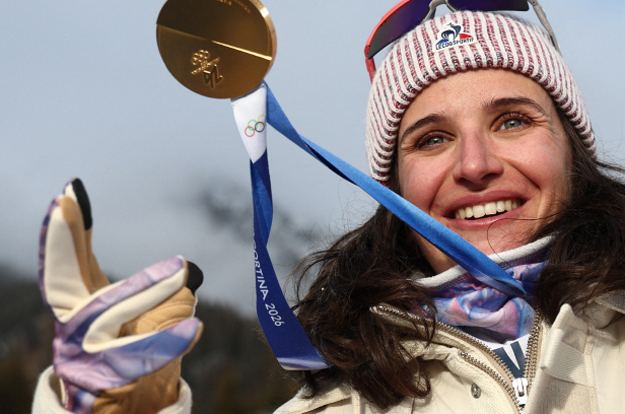 한국이라면 상상 불가..사상 최초 '절도-사기' 금메달리스트 탄생...“金 따고 울상, 집행유예 기간이라 참가”