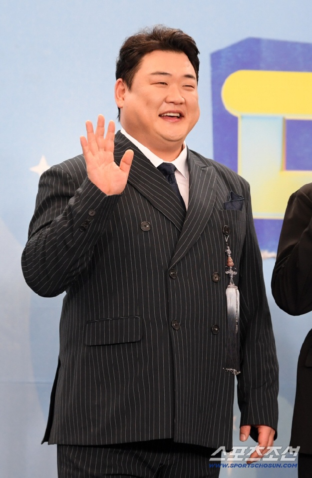 김준현, '팬 무시' 논란..엇갈린 목격담 “기분 더러워” vs “그런 사람 아냐”