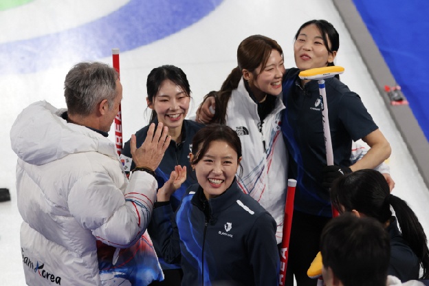 中 분노 “중국 감독 제정신 아니다”, “한국 스파이 아닌가”...'韓 컬링계 아이돌'에 무너졌다, 패배 후 비난 폭주