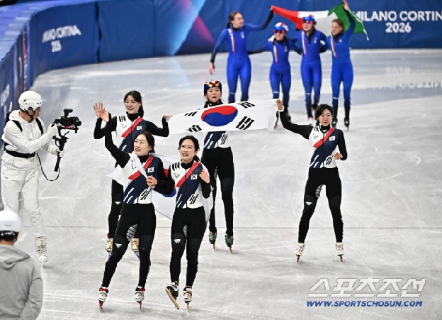 심석희의 눈물→최민정의 미소, 승리 이끈 의기투합...8년 만에 쟁취한 女 쇼트트랙 계주 금메달[밀라노 현장]