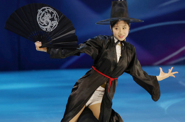 “아이돌로 환생한 줄 알았다!” 日 제대로 '홀릭',,韓 이해인 피겨 갈라쇼 '케데헌' 돌풍→세계를 홀렸다