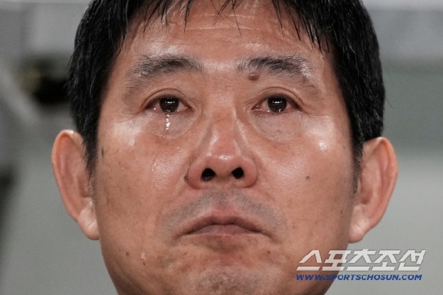 '초비상!' 日 대표팀 감독 직접 입 열었다, “'발 부상' 캡틴 엔도, 리버풀서 수술 검토”..월드컵 불참 가능성 'UP'