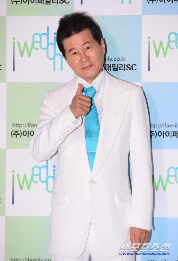 태진아, 거짓 홍보에 격분 “전한길, 거짓말로 정치 행사에 끌어들여..명예훼손 고소·고발”