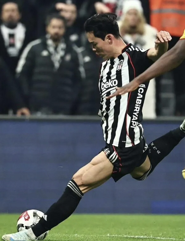 “현대판 차붐의 등장” 오현규, 시속 122km 대포알 중거리슛 비결은 터질듯한 '말벅지'…“슈투트가르트 보고있나”