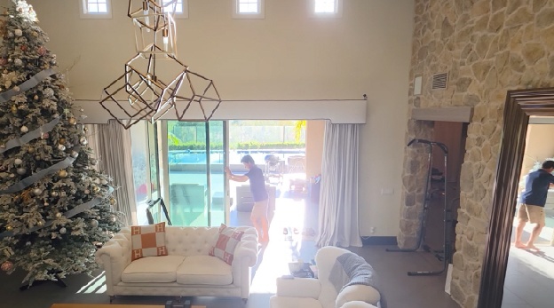 '결혼 후 韓 떠난' 김병세, 리조트급 美대저택 공개 “집 넓어 다이어트에 최적”